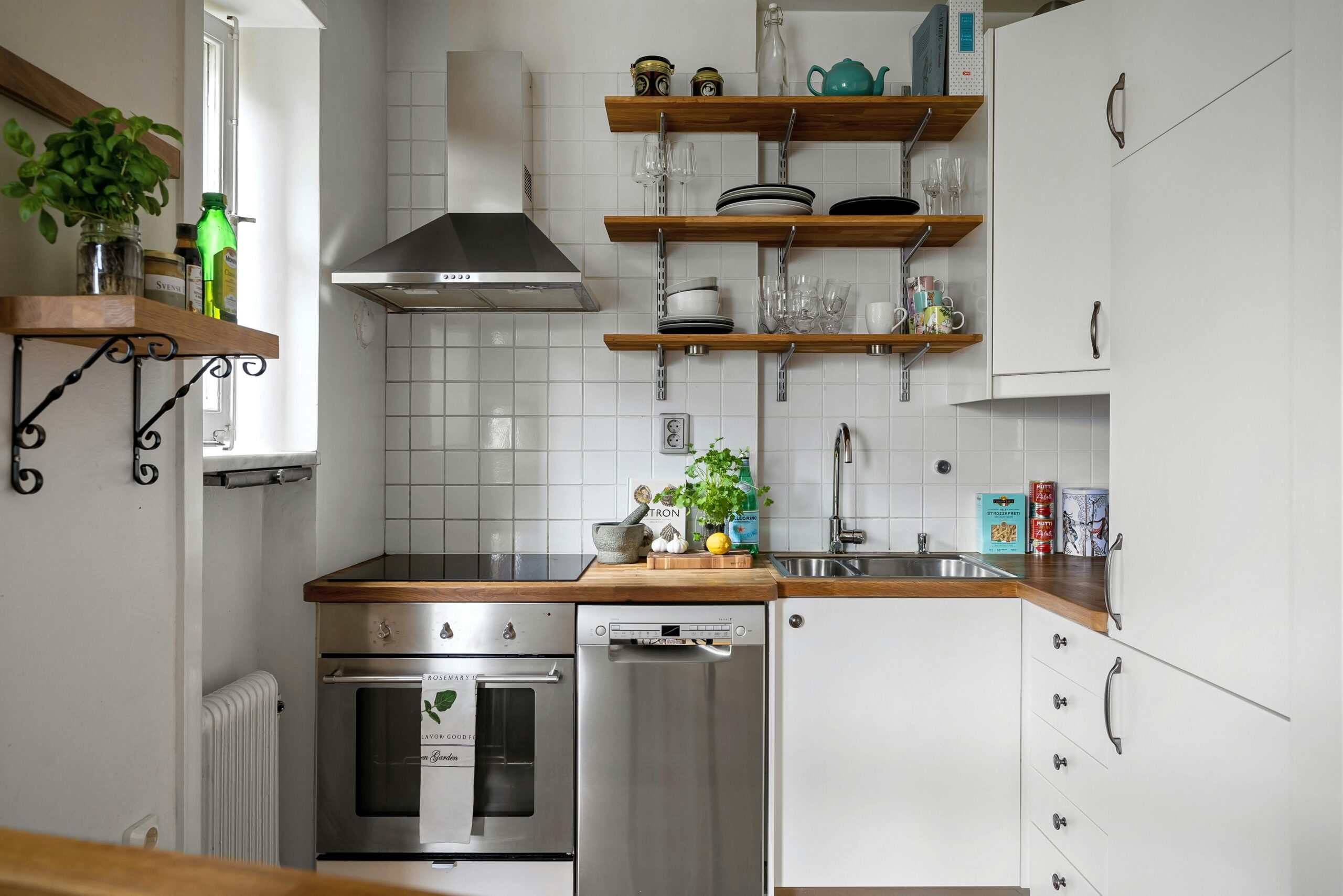 How to Transform Butler Pantries into Mini Kitchens