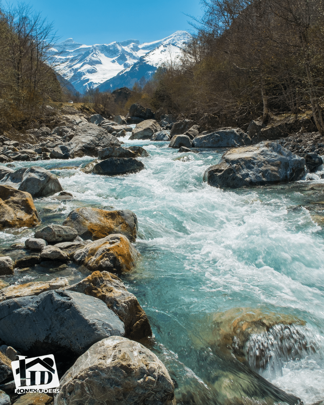 The Ultimate Guide to River Rock and Pebble Bathrooms