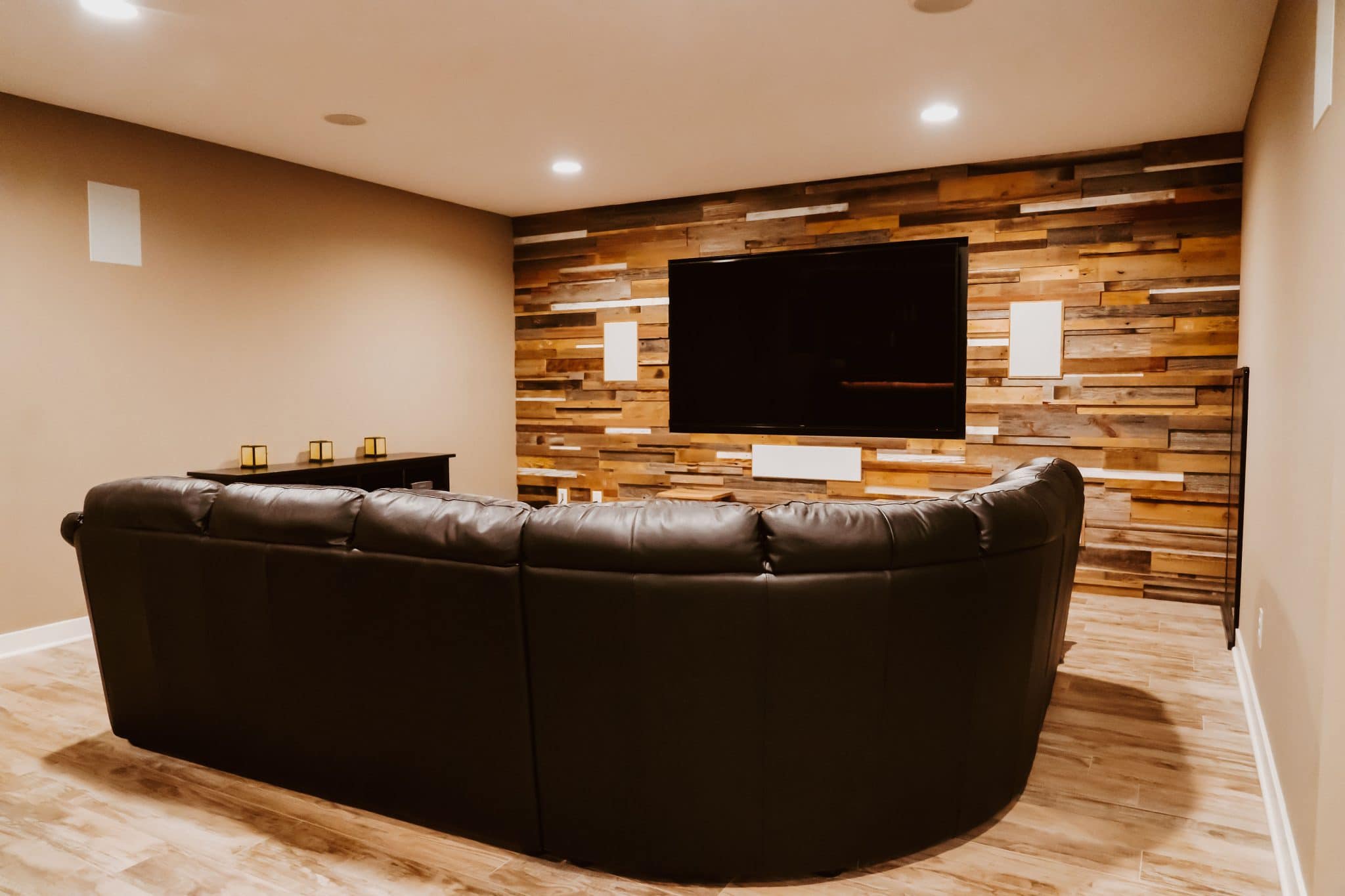 Burnsville Basement Remodel – Bar & Entertainment
